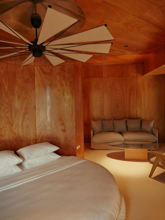Rooms Hotel Batumi Exterior photo
