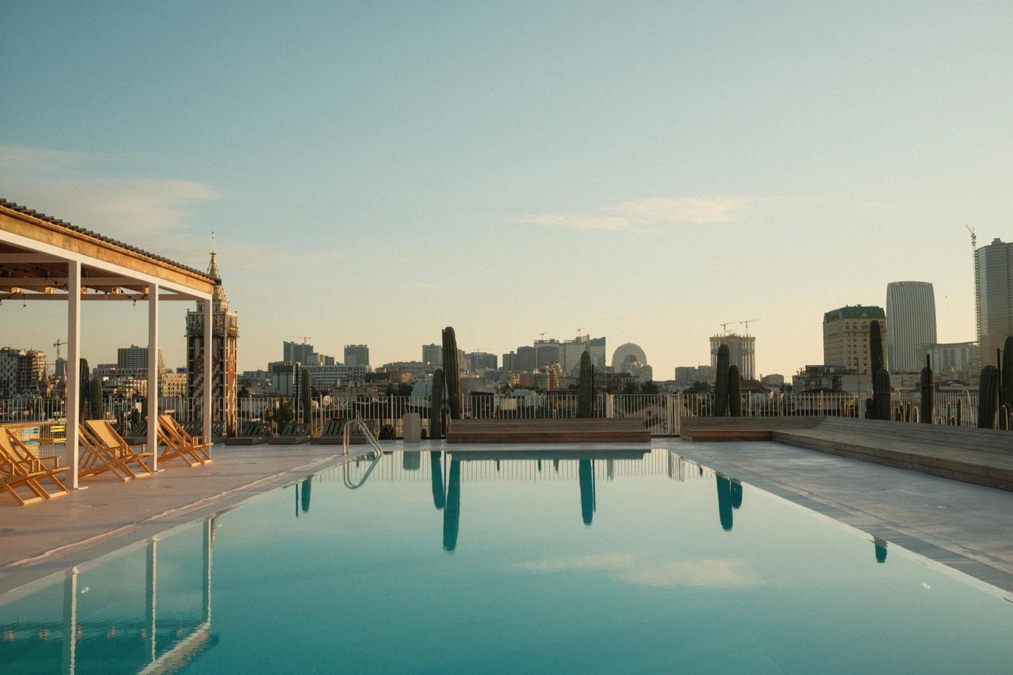 Rooms Hotel Batumi Exterior photo