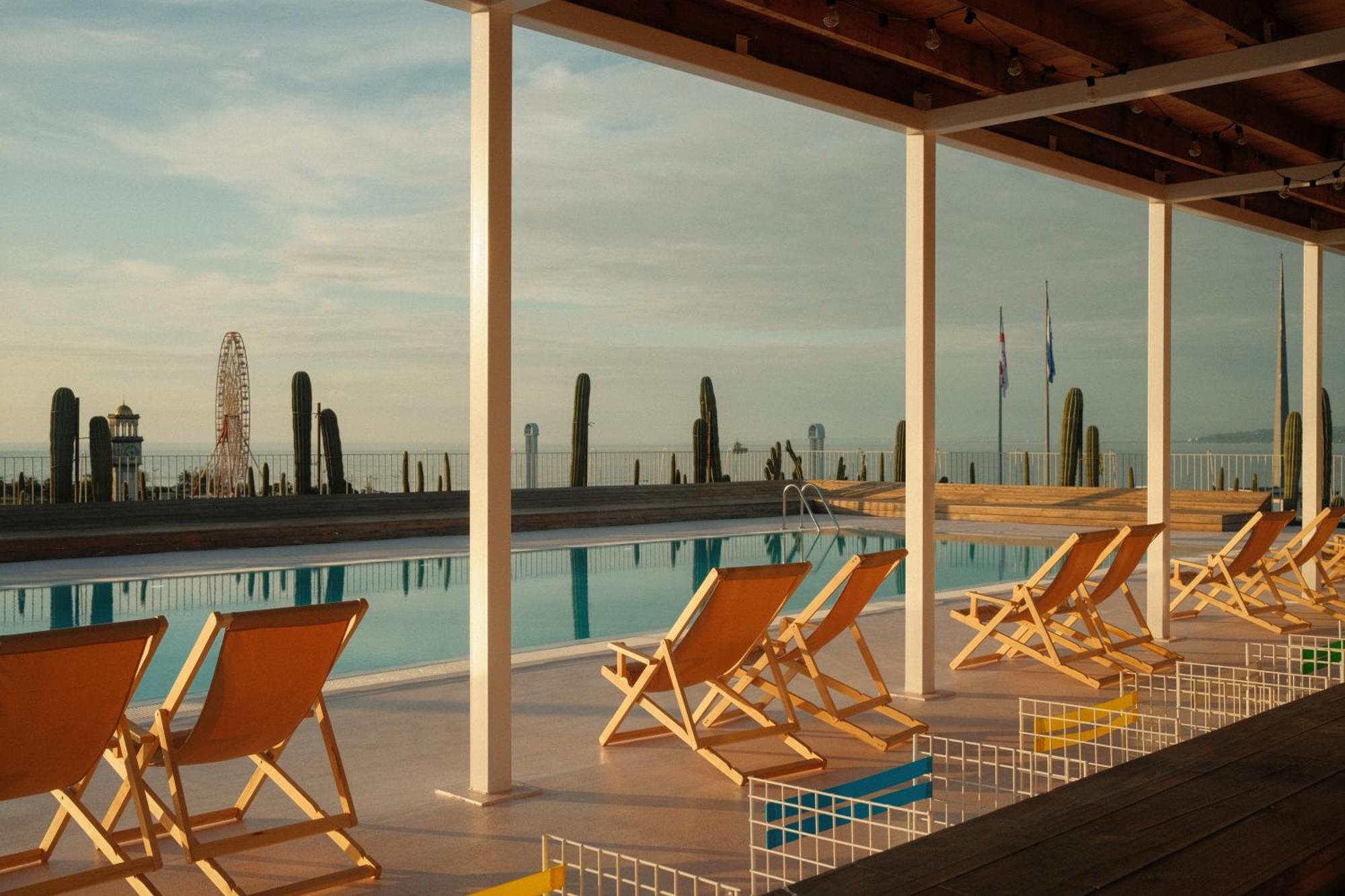 Rooms Hotel Batumi Exterior photo